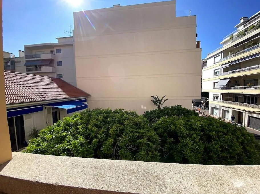 Moderne, Terrasse Et Climatise Apartment Antibes